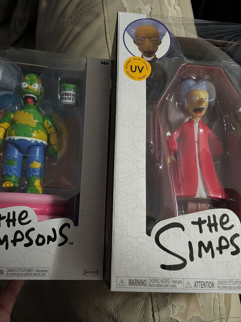 Collectible Figure - Green/Yellow Paint-Splattered Homer & Red-Cloth Mr Burns
